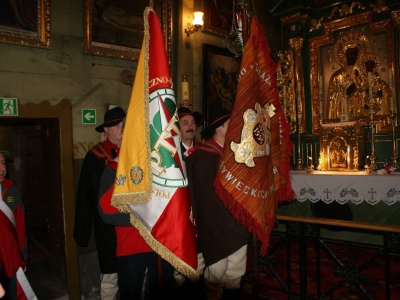 Uroczystość poświęcenia Sztandaru Górali w Kościele pw. Św. Katarzyny w Cięcinie - 25.11.2015 r. - zdjęcie10