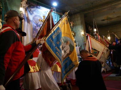 Uroczystość poświęcenia Sztandaru Górali w Kościele pw. Św. Katarzyny w Cięcinie - 25.11.2015 r. - zdjęcie5