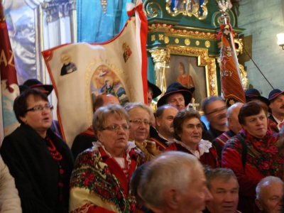 Uroczystość poświęcenia Sztandaru Górali w Kościele pw. Św. Katarzyny w Cięcinie - 25.11.2015 r. - zdjęcie1