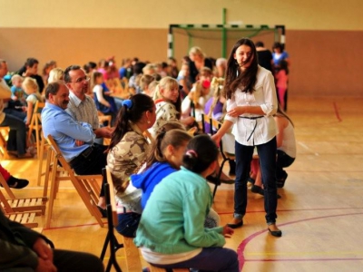 Podróż lokomotywą do Tuwimowa - Dzień Dziecka w Gimnazjum w Cięcinie - zdjęcie13