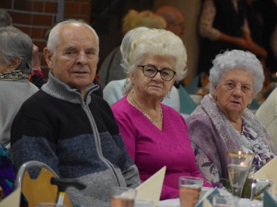 Spotkanie świąteczne z seniorami w Węgierskiej Górce - zdjęcie59