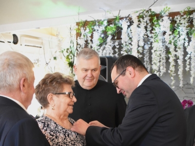 Jubileusz 50-lecia pożycia małżeńskiego w gminie Węgierska Górka - zdjęcie6