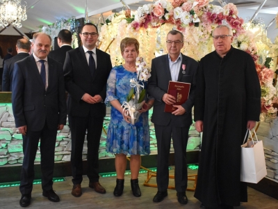 Jubileusz 50-lecia pożycia małżeńskiego w gminie Węgierska Górka - zdjęcie3