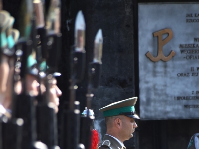 Patriotyczne uroczystości w Węgierskiej Górce – Pamięć o bohaterach walk o Polskę - zdjęcie5