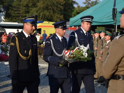 Patriotyczne uroczystości w Węgierskiej Górce – Pamięć o bohaterach walk o Polskę - zdjęcie92