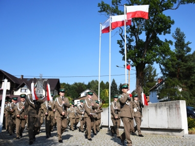 Patriotyczne uroczystości w Węgierskiej Górce – Pamięć o bohaterach walk o Polskę - zdjęcie125