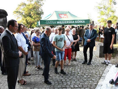 Patriotyczne uroczystości w Węgierskiej Górce – Pamięć o bohaterach walk o Polskę - zdjęcie47